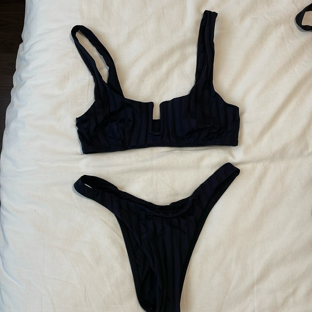 Black bikini